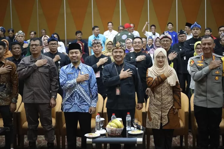 Wakil Ketua Komisi A DPRD Kota Bandung H. Agus Andi Setyawan, S.Pd.I., menghadiri Rapat Pleno Rekapitulasi Pemilu 2024 Tingkat Kota Bandung, di Hotel Grand Pasundan, Kamis, 29 Februari 2024. (Robby/Humpro DPRD Kota Bandung)
