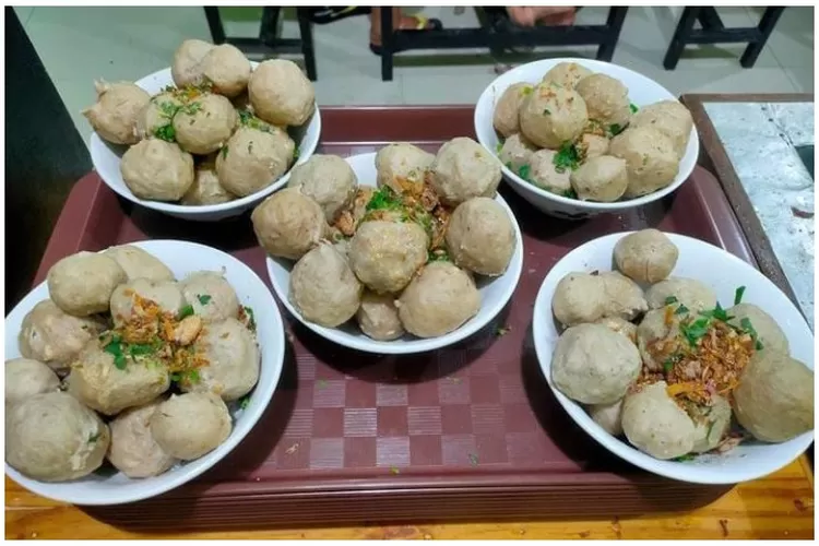 Bakso Neng Amor 3 siap menggugah selera wargi Bandung (Foto: Gorajuara/ Instagram/ @bakso.neng.amor.3)