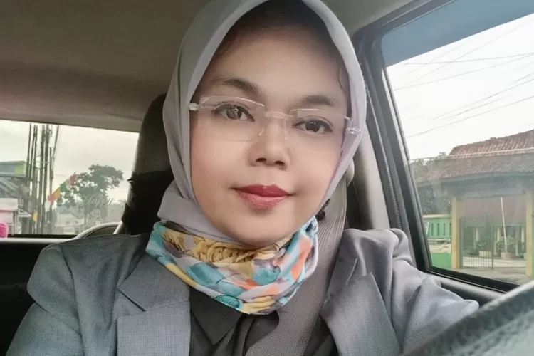 Nuning Sapta Rahayu, guru pendidikan khusus ABK autis dengan segudang prestasi yang seringkali menggunakan teknik ABA (Instagram @saptarahayu / GoraJuara.com)