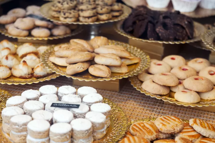 8 macam kue kering hari raya yang wajib ada saat lebaran 2024. (Gorajuara/ Freepik/ bearfotos)