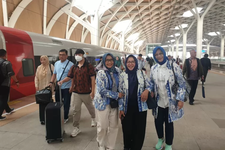 Panitia Rakernas AKSI 2024 Survey Whoosh. (GoraJuara.com/dok AKSI)