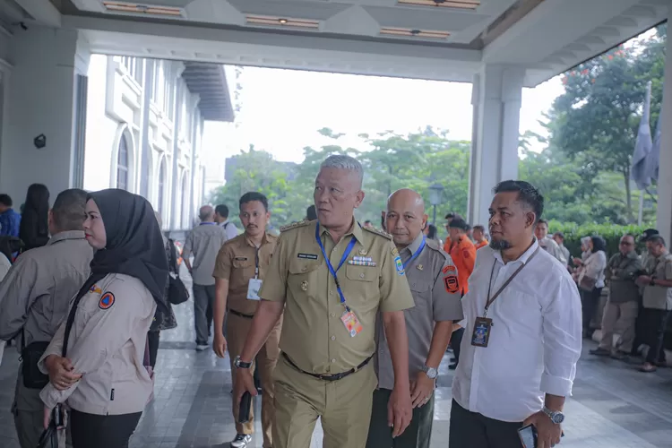 Kesiapan Pj Wali Kota Bandung menghadapi arahan Wapres RI dalam penanggulangan bencana dengan teknologi dan koordinasi. (Humas Bandung / Gorajuara.com)