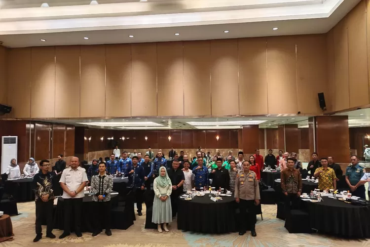 KPU resmi menetapkan anggota DPRD Kota Bandung 2024-2029. Simak nama-nama terpilih dan harapan untuk masa depan Kota Bandung! (Humas Bandung / GoraJuara.com)