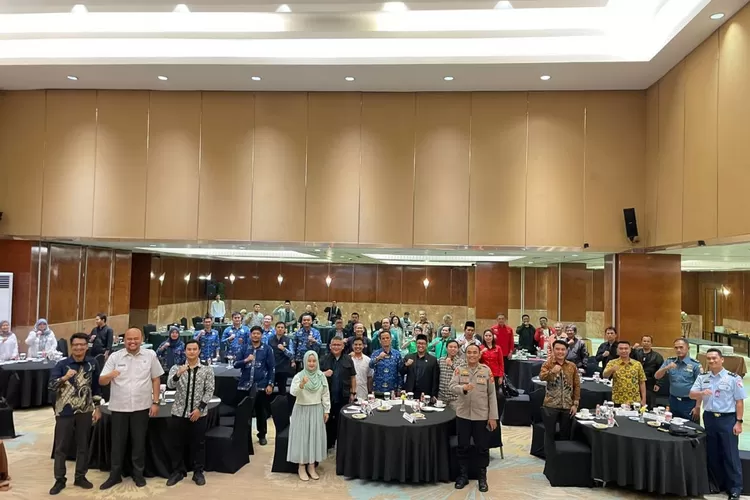 Ketua Komisi A DPRD Kota Bandung, H. Rizal Khairul, S.IP., M.Si., menghadiri Rapat Pleno KPU Kota Bandung terkait hasil Pemilhan Umum Tahun 2024, di Hotel Grand Preanger (Dok: Ridhwan/Humpro DPRD Kota Bandung)