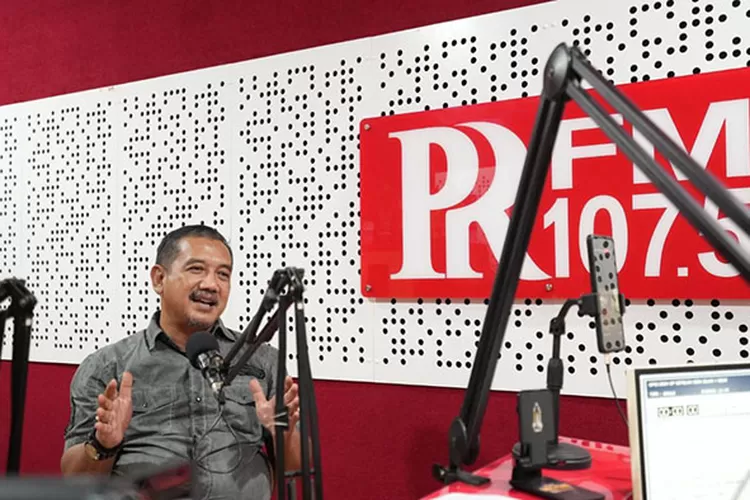 Ketua Komisi D DPRD Kota Bandung, H. Aries Supriyatna, S.H., M.H., saat menjadi narasumber Obrolan Plus Solusi  (Nuzon/Humpro DPRD Kota Bandung)