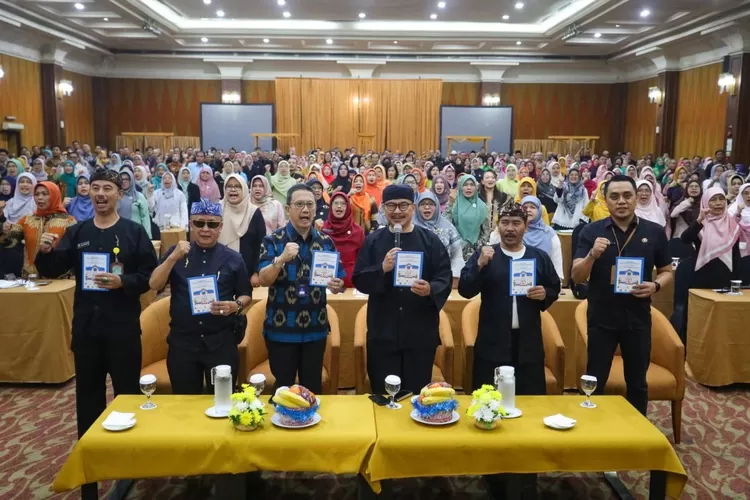 Kota Bandung tidak hanya dikenal dengan keindahan alamnya yang memukau, tetapi juga dengan komitmennya yang kuat dalam mengembangkan pendidikan berkarakter. (Humas Bandung / GoraJuara.com)