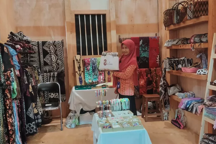 Manfaatkan KUR BRI, Zialova Batik Sukses Bertransformasi Jadi Produsen Fashion Lokal Favorit di Pekalongan (BRI / GoraJuara.com)