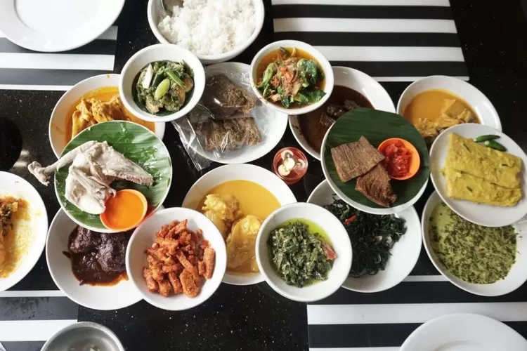 Selalu Kangen Nasi Padang? Yuk, Cek 5 Restoran Paling Nge-Hits di Bandung yang Bikin Lidah Bergoyang! – Gora Juara – Gora Juara 