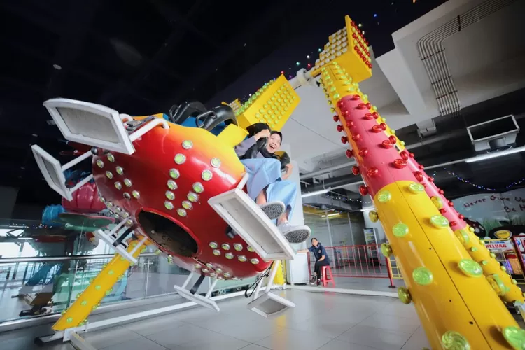 nostalgia di Kings Fun World Bandung dengan Si Ulil, mini roller coaster legendaris (Humas Bandung / GoraJuara.com)