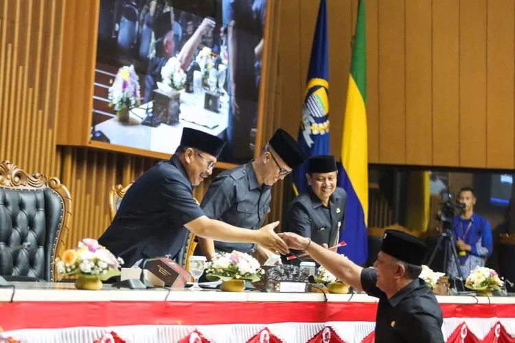 pandangan fraksi terhadap APBD Kota Bandung 2023. Evaluasi ekonomi, strategi inovasi, dan tantangan Covid-19 di Kota Bandung (Humas Bandung / GoraJuara.com)