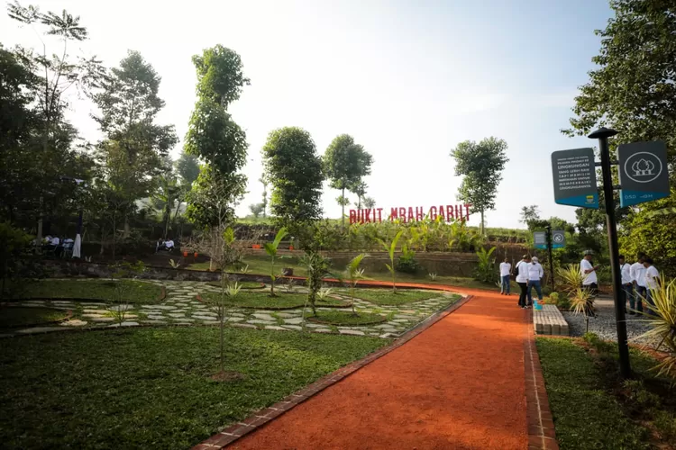 Tambah Ruang Terbuka Hijau, Pemkot Resmikan Revitalisasi Bukit Mbah Garut (Humas Bandung /GoraJuara.com)