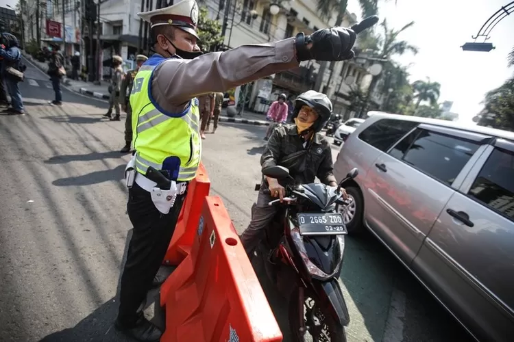 Hari ini di Bandung: Wisuda UIN dan Festival Asia Afrika 2024 meriahkan kota, siapkan diri untuk kemacetan dan kegiatan budaya yang mengagumkan! (Humas Bandung /GoraJuara.com)