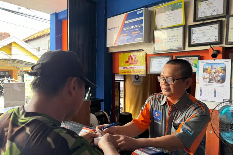 Cara Unik AgenBRILink di Gresik, Jawa Timur Menjaga Pelanggan Tetap Setia (BRI / GoraJuara.com)