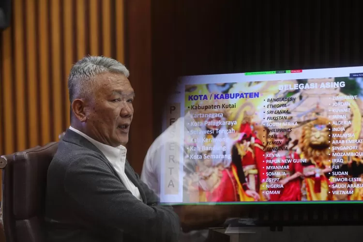 Kehangatan budaya dari 31 delegasi di Asia Africa Festival 2024 di Bandung, event kolaborasi damai yang tak terlupakan! (Humas Bandung / GoraJuara.com)