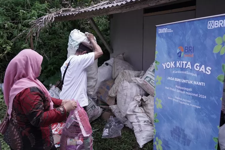 "BRI raih Platinum di BISRA Awards 2024 lewat program Yok Kita GAS &ndash; Gerakan Anti Sampah, mendukung lingkungan dan SDGs. (BRI / GoraJuara.com)