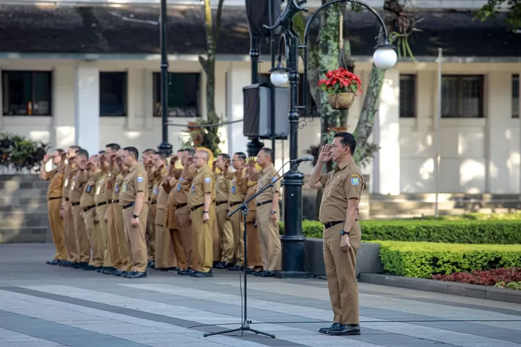 ASN Kota Bandung diajak mendukung dan mengawal seluruh tahapan Pilkada 2024 demi kelancaran dan kesuksesan proses demokrasi. (Humas Bandung / GoraJuara.ccom)