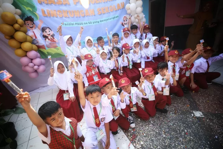 Hari Pertama Sekolah, SDN 021 Ciporeat Sambut 112 Siswa Baru dengan Semangat dan Menyenangkan (Humas Bandung / GoraJuara.com)