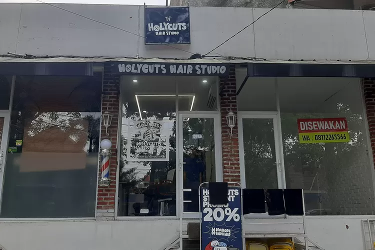 Holycut&rsquo;s Hairstudio Bandung: Barbershop premium dengan harga terjangkau, layanan potong rambut pria, wanita, dan anak-anak. Edukasi &amp; gaya kekinian! (Humas Bandung / GoraJuara.com)