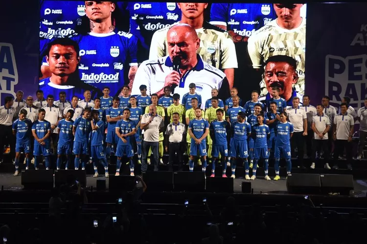 Daftar nomor punggung pemain PERSIB untuk Liga 1 2024/2025. Simak optimisme dan harapan tim Pangeran Biru di musim baru ini! (Persib.go.id / GoraJuara.com)