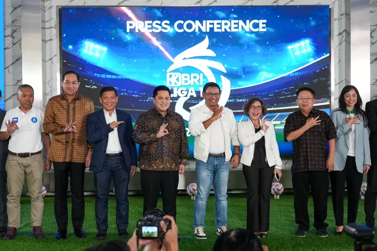 BRI Liga 1 2024-2025: Sepak bola seru, ekonomi berputar triliunan! Yuk intip dampak dan keseruannya bagi Indonesia! (BRI / GoraJuara.com)