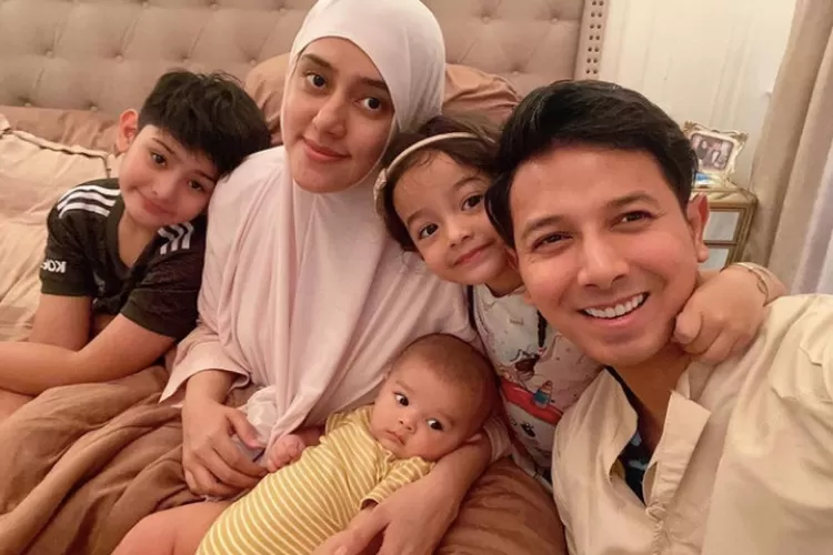 Sonny Septian Ungkapkan Rasa Haru Setelah Mendengar Pernyataan Menyentuh dari Istri dan Anak Sambungnya