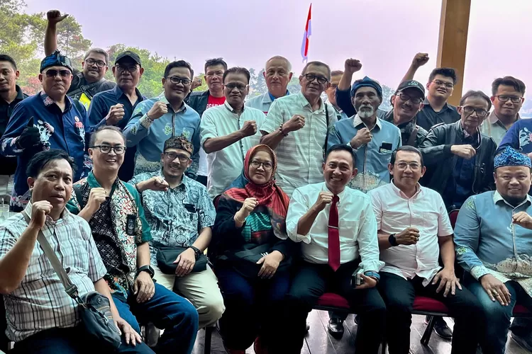 Disnaker Kota Bandung gelar rapat Dewan Pengupahan, bahas inflasi rendah, program pengurangan beban pekerja, dan update Perda terbaru! (Humas Bandung / GoraJuara.com)