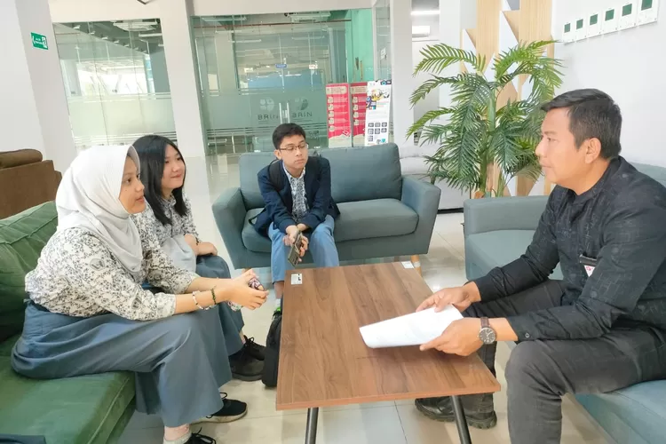 Kunjungan Siswa Kepada Tokoh Dalam Kegiatan Mini Proyek (GoraJuara.com/dok AKSI)