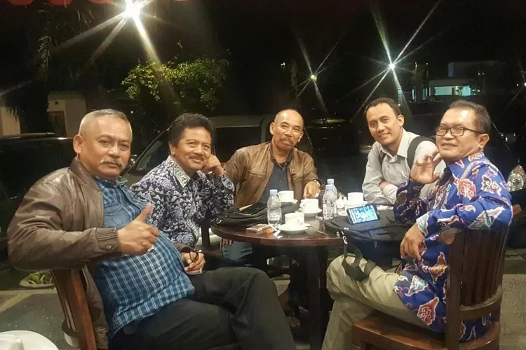 Diskusi Bersama Mantan Para Kepala Sekolah (GoraJuara.com/dok AKSI)