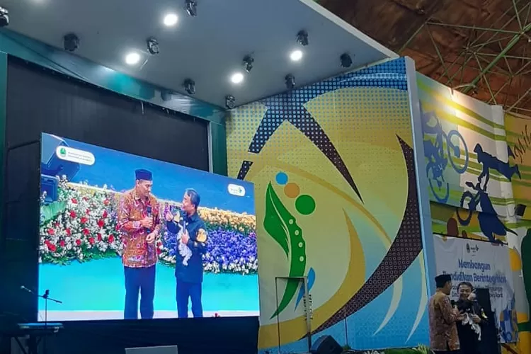 Sekda Jawa Barat Dalam Kegiatan Pembangunan Sekolah Berintegritas Di Gedung Dispora Jawa Barat (GoraJuara.com/dok AKSI)