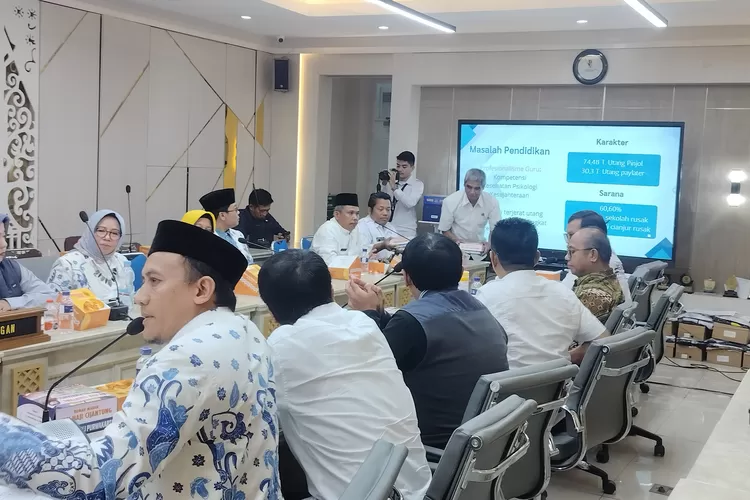 Diksusi Para Kepala Sekolah Selalu Terjadi Menyikapi Rencana Rencana Kebijakan Pemerintah Dalam Pendidikan (GoraJuara.com/dok AKSI)