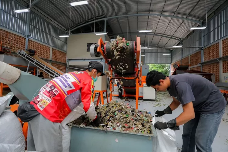 Tuntaskan Masalah Sampah Melalui Kolaborasi, Solusi untuk Kota Bandung yang Bersih (Diskominfo Kota Bandung)
