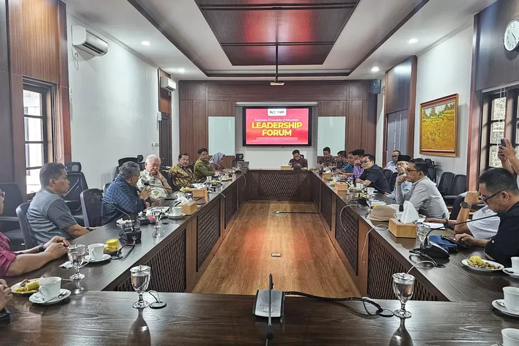 Pertemuan Leadership Forum IKA UPI di Wisma Sekneg  Cilaki Bandung (GoraJuara.com/dok AKSI)