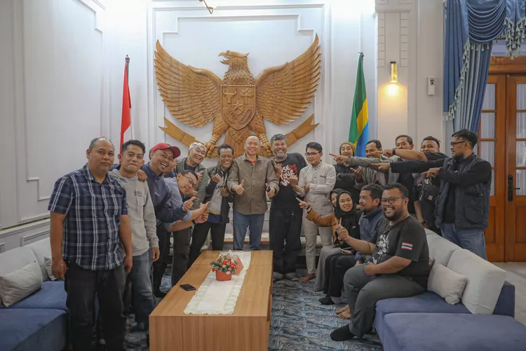 Silaturahmi dengan Pewarta Balai Kota, Koswara Titipkan Pesan Pengawasan Pembangunan (Diskominfo Kota Bandung)