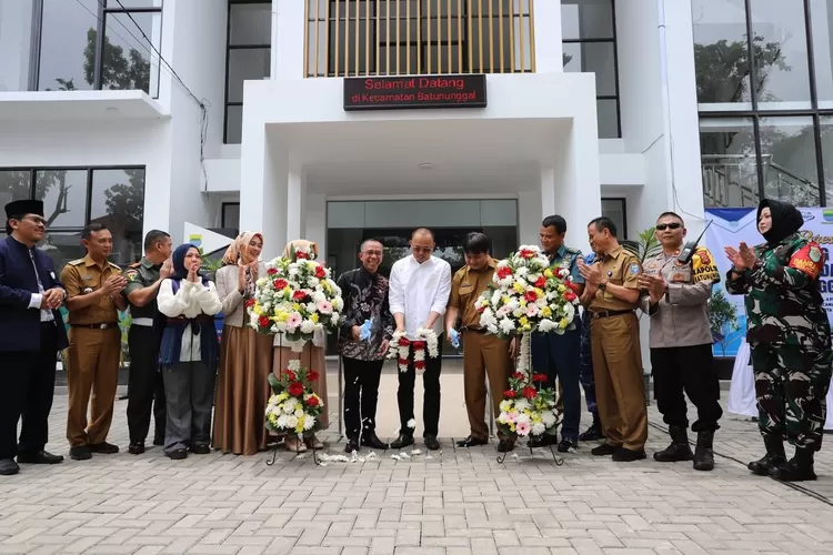 Pemkot Revitalisasi Kantor Kewilayahan, Kang Asmul Titip agar Layanan Makin Optimal (Dok: Indra/Humpro DPRD Kota Bandung)