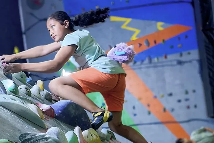 Sensasi Climbing Indoor Pertama di Kota Bandung (Diskominfo Kota Bandung)
