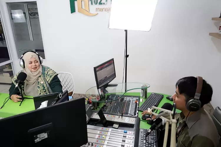 Indri Rindani Paparkan Tugas Komisi II DPRD di Ruang Inspirasi Radio MQFM (Dok: Satria/Humpro DPRD Kota Bandung)