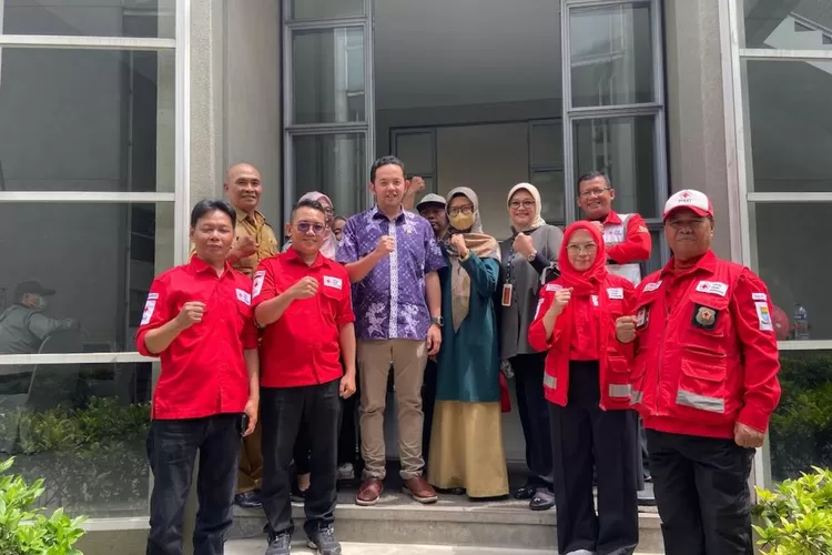 Anggota Komisi IV DPRD Kota Bandung, dr. Agung Firmansyah Sumantri, menghadiri donor darah Palang Merah Indonesia (PMI) Kecamatan Lengkong  (Dok: Jaja/Humpro DPRD Kota Bandung)