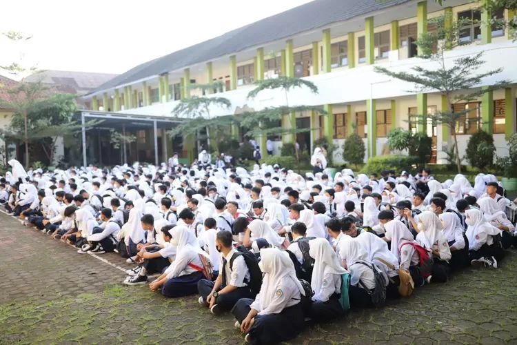 Bedah Visi Bandung Utama, Farhan-Erwin Beberkan Pentingnya Pendidikan untuk Hadirkan Generasi Amanah (Diskominfo Kota Bandung)