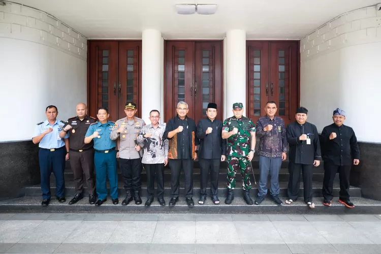 Forkopimda Sepakat Jaga Kota Bandung Kondusif, Farhan: Tindak Tegas Miras Ilegal (Diskominfo Kota Bandung)