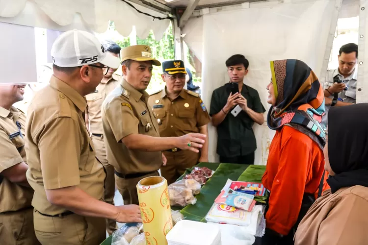 Wakil Wali Kota Bandung: Bazar Murah Ampuh Stabilkan Harga (Diskominfo Kota Bandung)