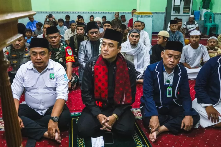 Tarling di Masjid Miftahun Jannah, Erwin Ajak Umat Teladani Kepemimpinan Rasul (Diskominfo Kota Bandung)
