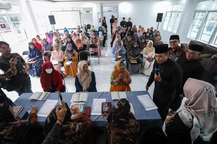 Program Pemberantasan Buta Huruf Al-Qur'an, Warga: Mudah-mudahan Terus Berlanjut Setelah Ramadan (Diskominfo Kota Bandung)