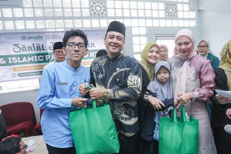 Luar Biasa, 100 Anak-anak Disabilitas Ikuti Pesantren Kilat dan Itikaf&nbsp; (Diskominfo Kota Bandung)