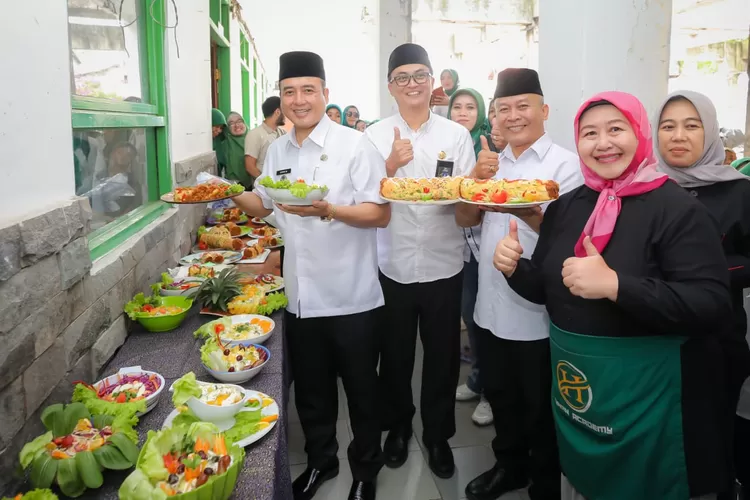 420 Orang Ikut Pelatihan Katering dan Pastry, Wakil Wali Kota Bandung Dorong Jadi Pengusaha Mandiri (Diskominfo Kota Bandung)