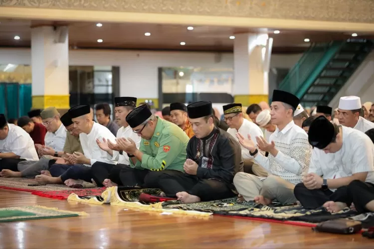 Ketua MUI Kota Bandung Ajak Umat Muslim Tingkatkan Kualitas Ibadah di 10 Hari Terakhir Ramadan (Diskominfo Kota Bandung)