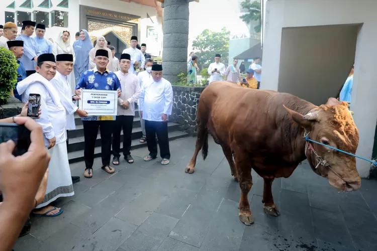 Wali Kota Bandung: Kurban Terdistribusi Merata, Sampah Terkendali (Diskominfo Kota Bandung)
