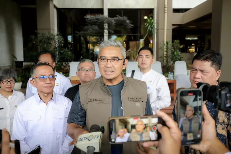 Dampingi Studi Tur ke PT DI, Farhan Beberkan Kerennya Dirgantara Bandung (Diskominfo Kota Bandung)