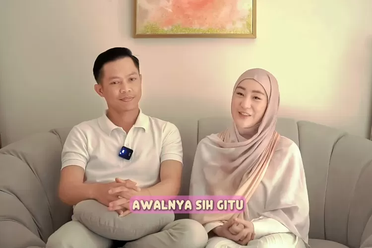 Larissa Chou dan Ikram Rosadi telah berumah tangga sejak tahun 2023 (Foto/Tangkap layar YouTube Rassa Family.)