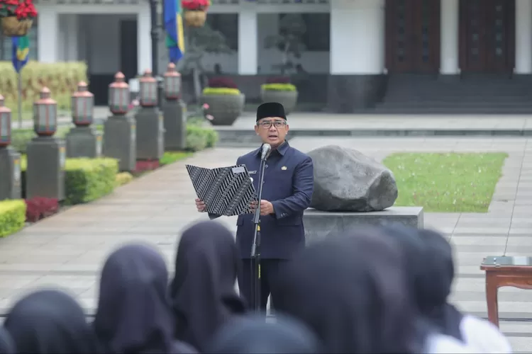 Sebanyak 212 PNS dan PPPK Dilantik, Wali Kota: Layani Masyarakat dengan Komunikasi yang Baik (Diskominfo Kota Bandung)