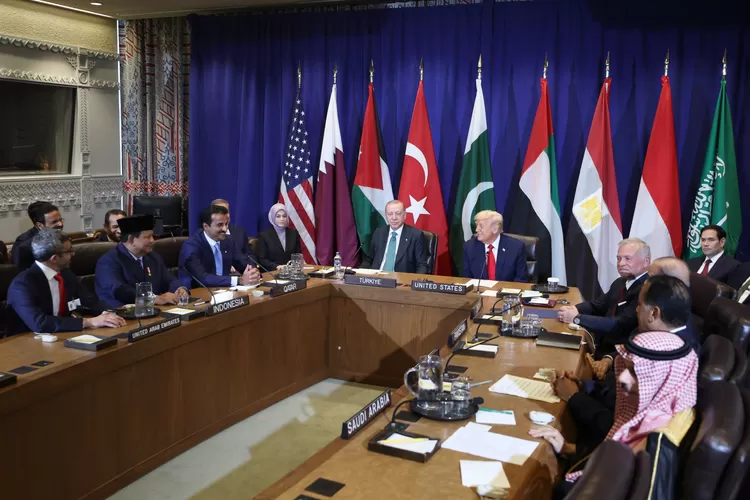 Donald Trump bertemu Prabowo Subianto pada forum Multilateral Meeting on the Middle East (Foto: Gorajuara/ dok: Tim Media Presiden Prabowo)
